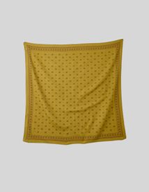 Foulard carr&eacute; imprim&eacute;