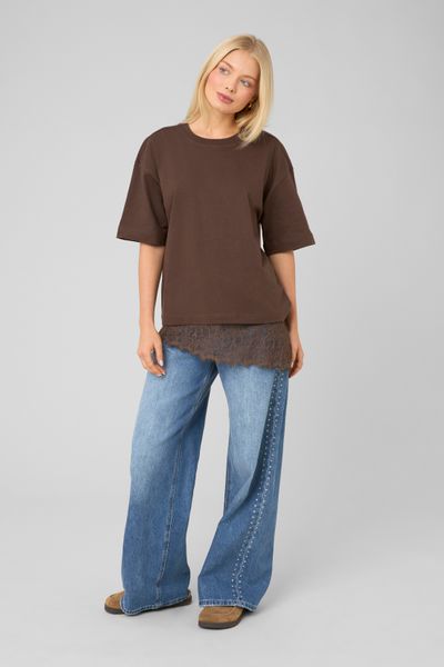 T-shirt avec empi&egrave;cement en dentelle