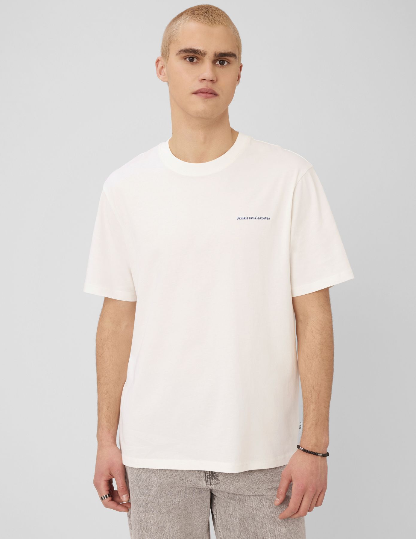 T-shirt broderie poitrine