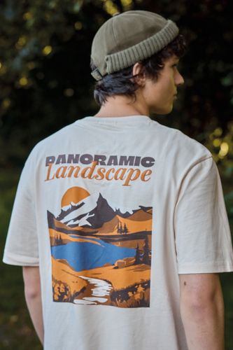 T-shirt imprim&eacute; et brod&eacute;