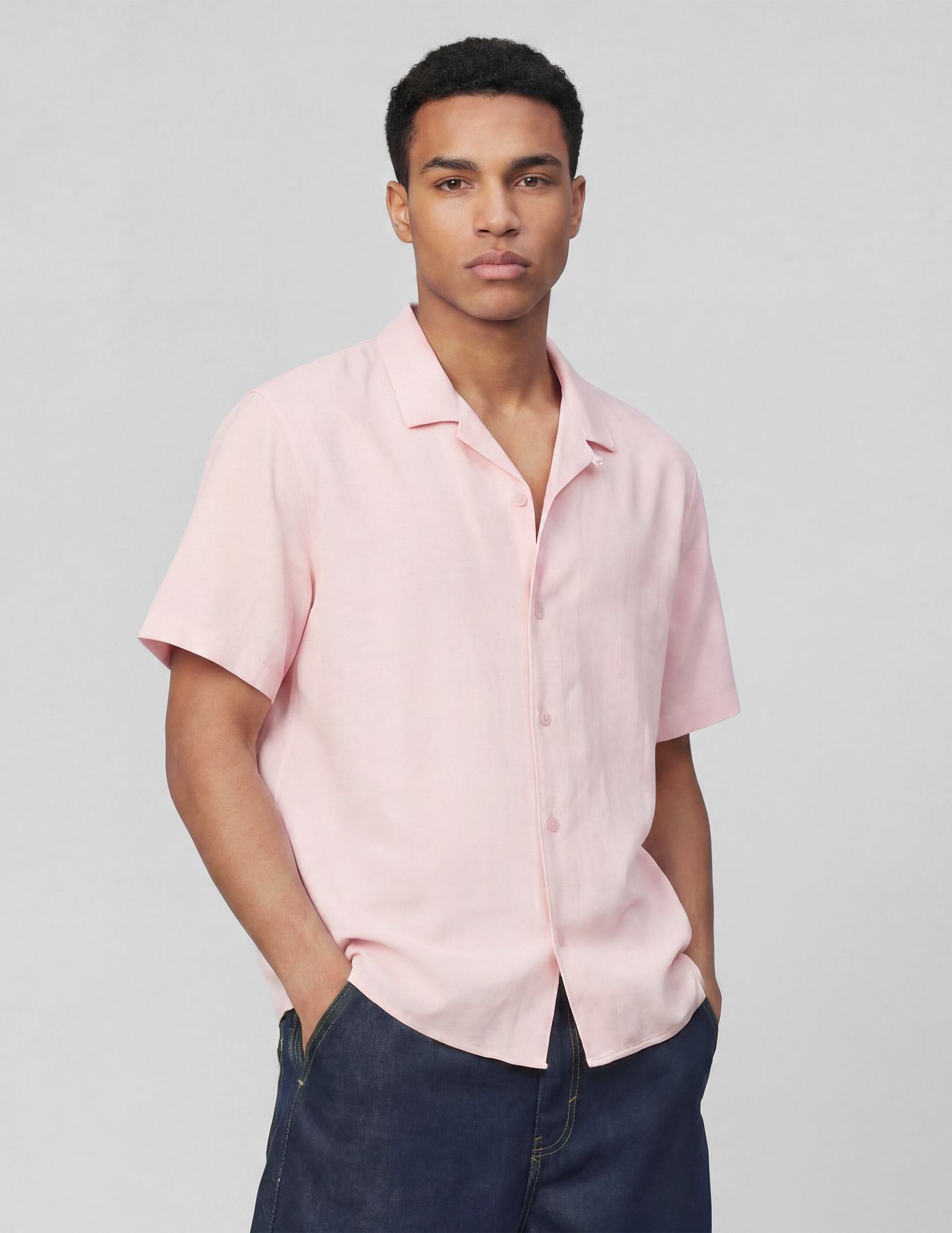 Chemise manches courtes mati&egrave;re fantaisie