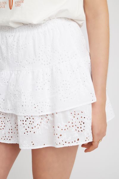 Jupe courte en broderie anglaise