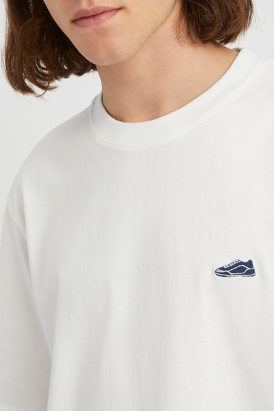 T-shirt broderie poitrine
