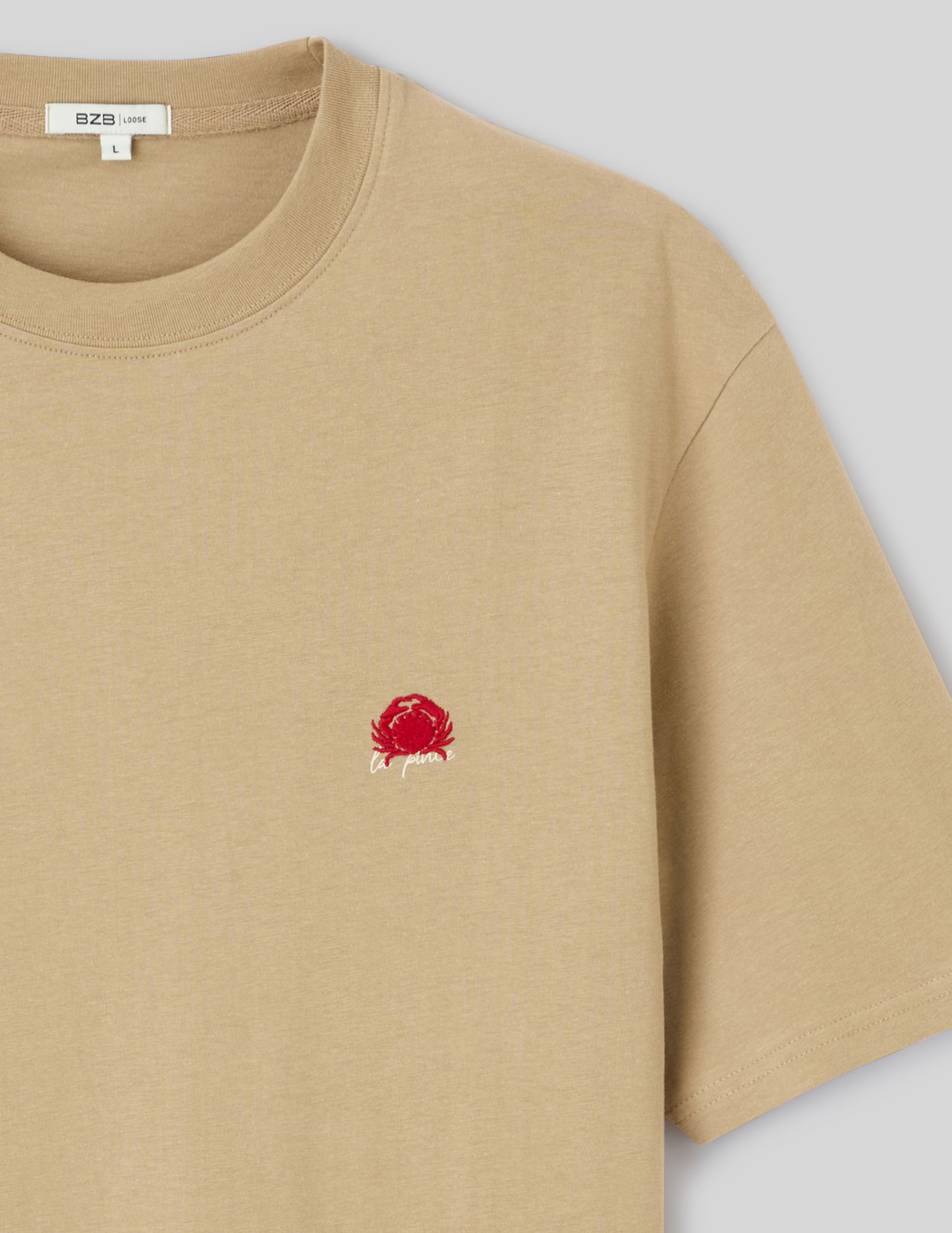 T-shirt broderie poitrine