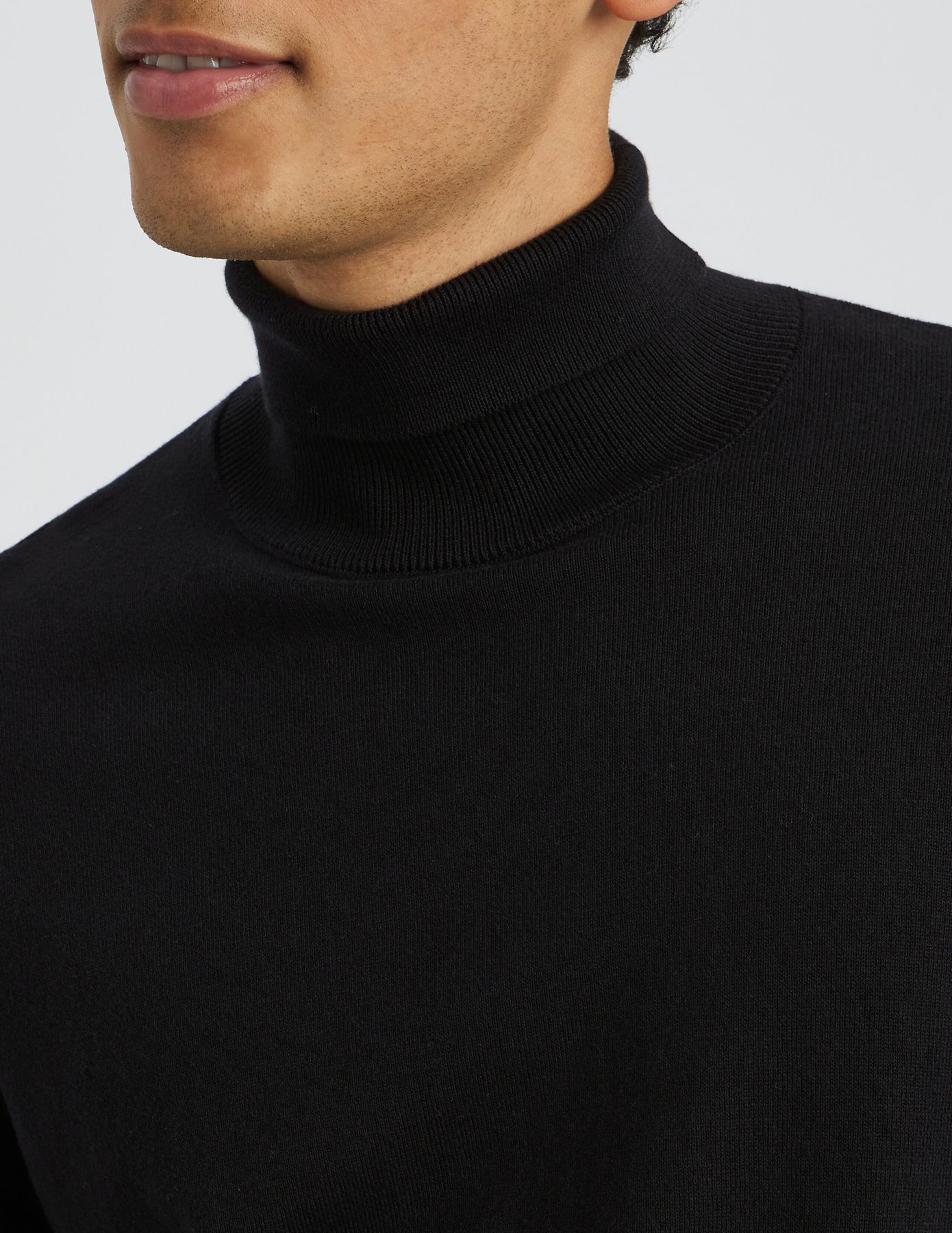 Pull col roul&eacute;