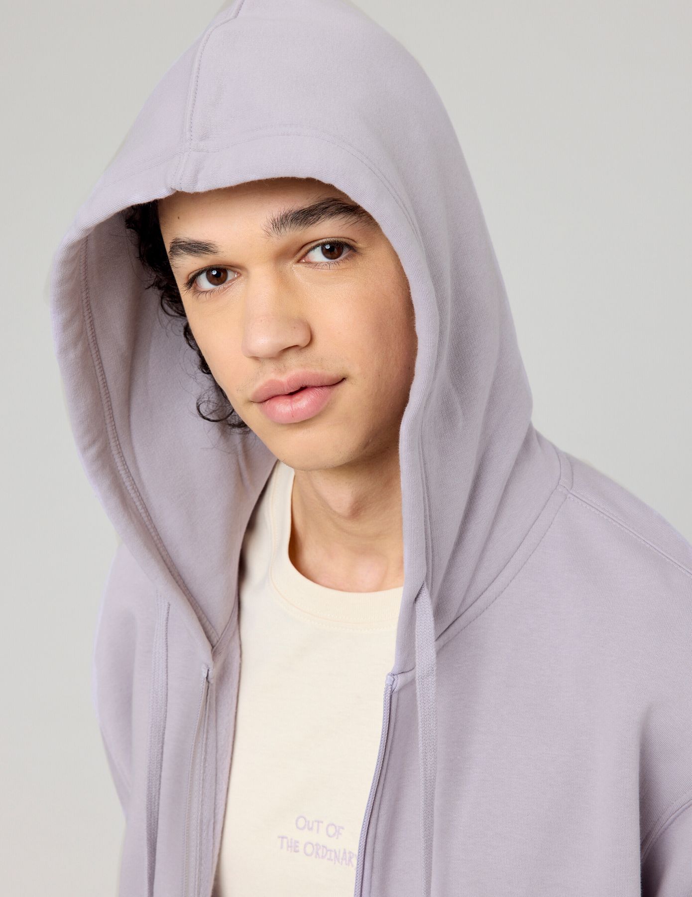 Sweat zippé à capuche
