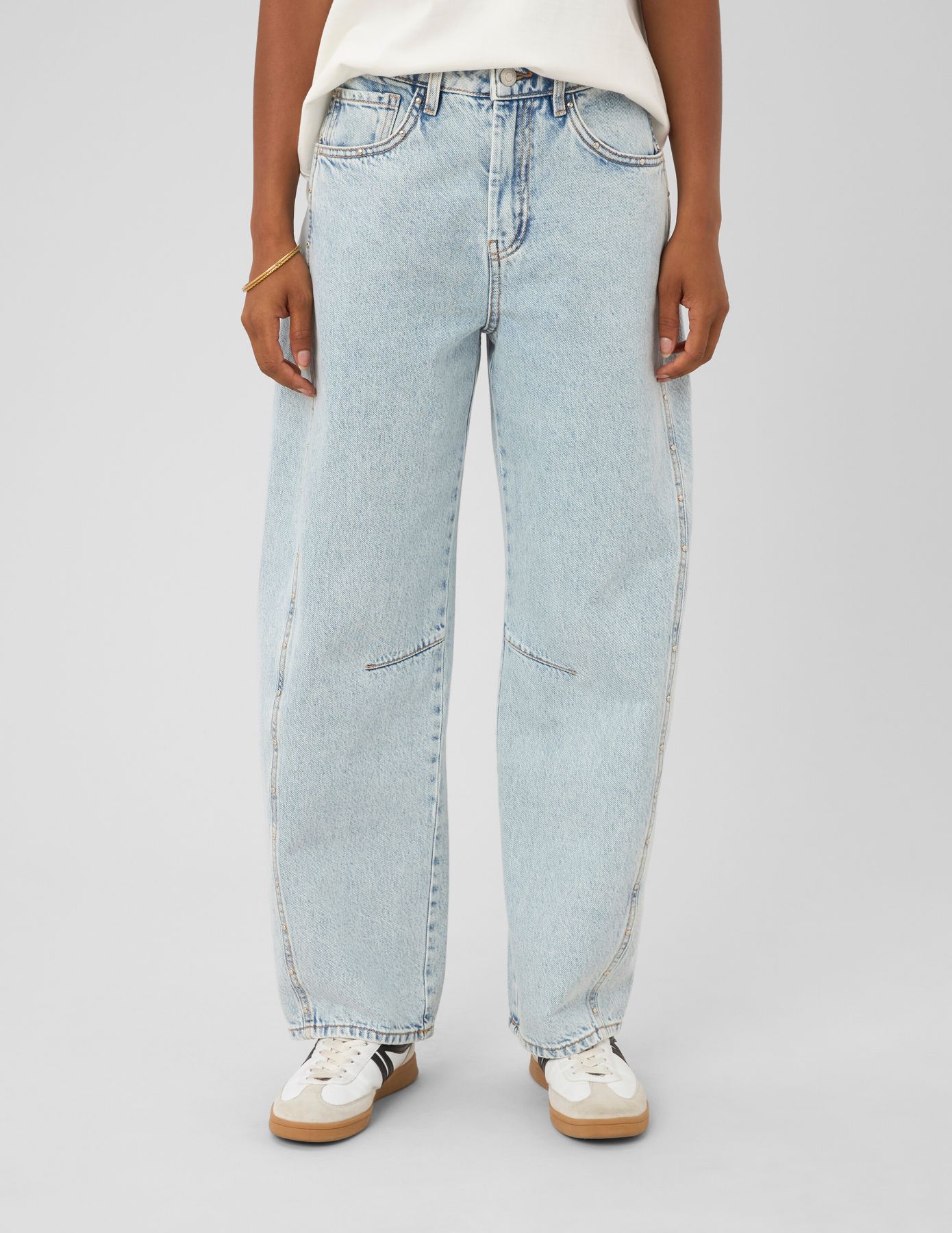 Jean balloon studs