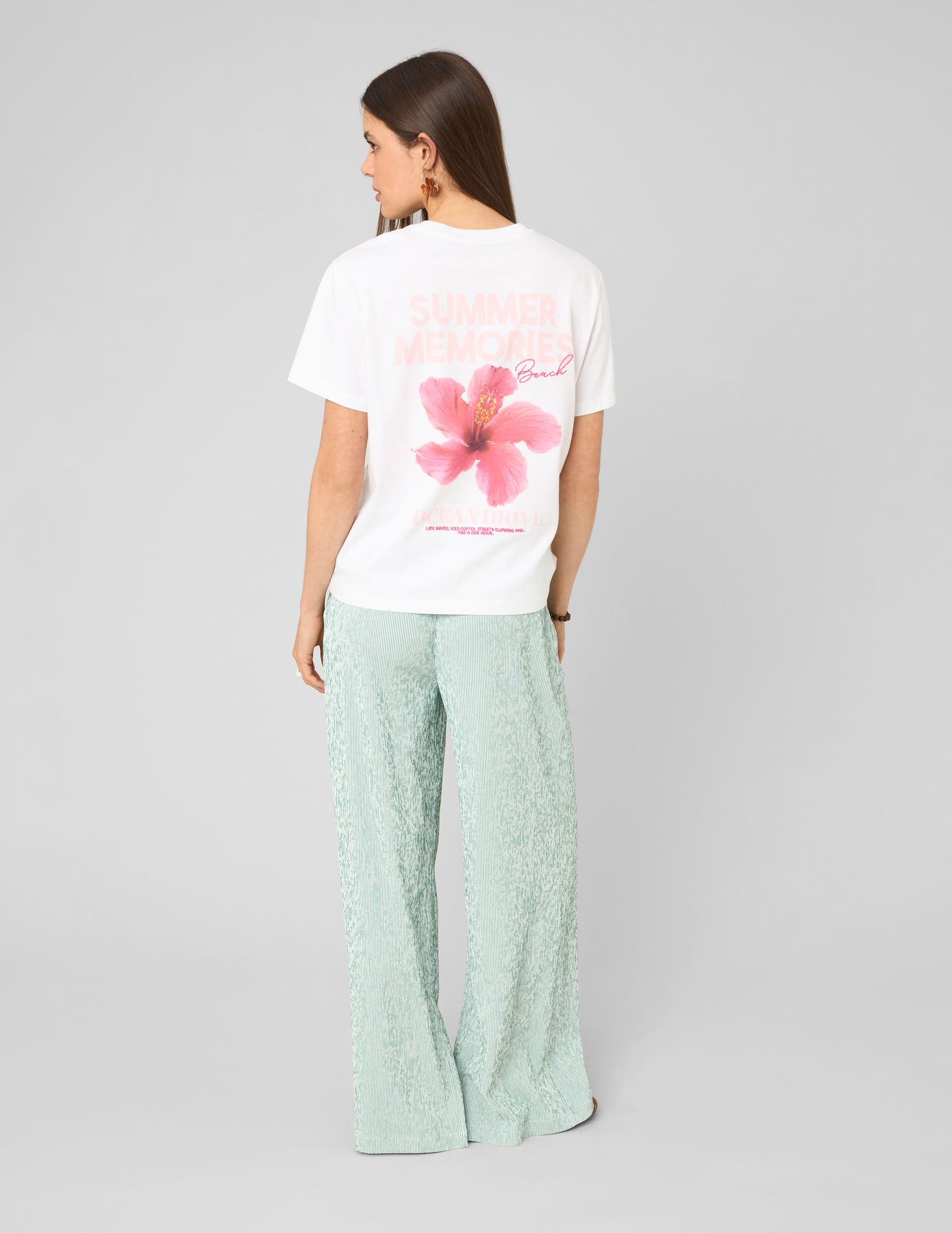 Pantalon large ray&eacute;
