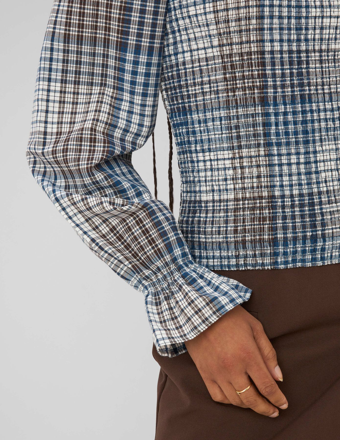 Blouse smock&eacute;e &agrave; carreaux
