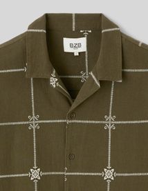 Chemise manches courtes brod&eacute;e