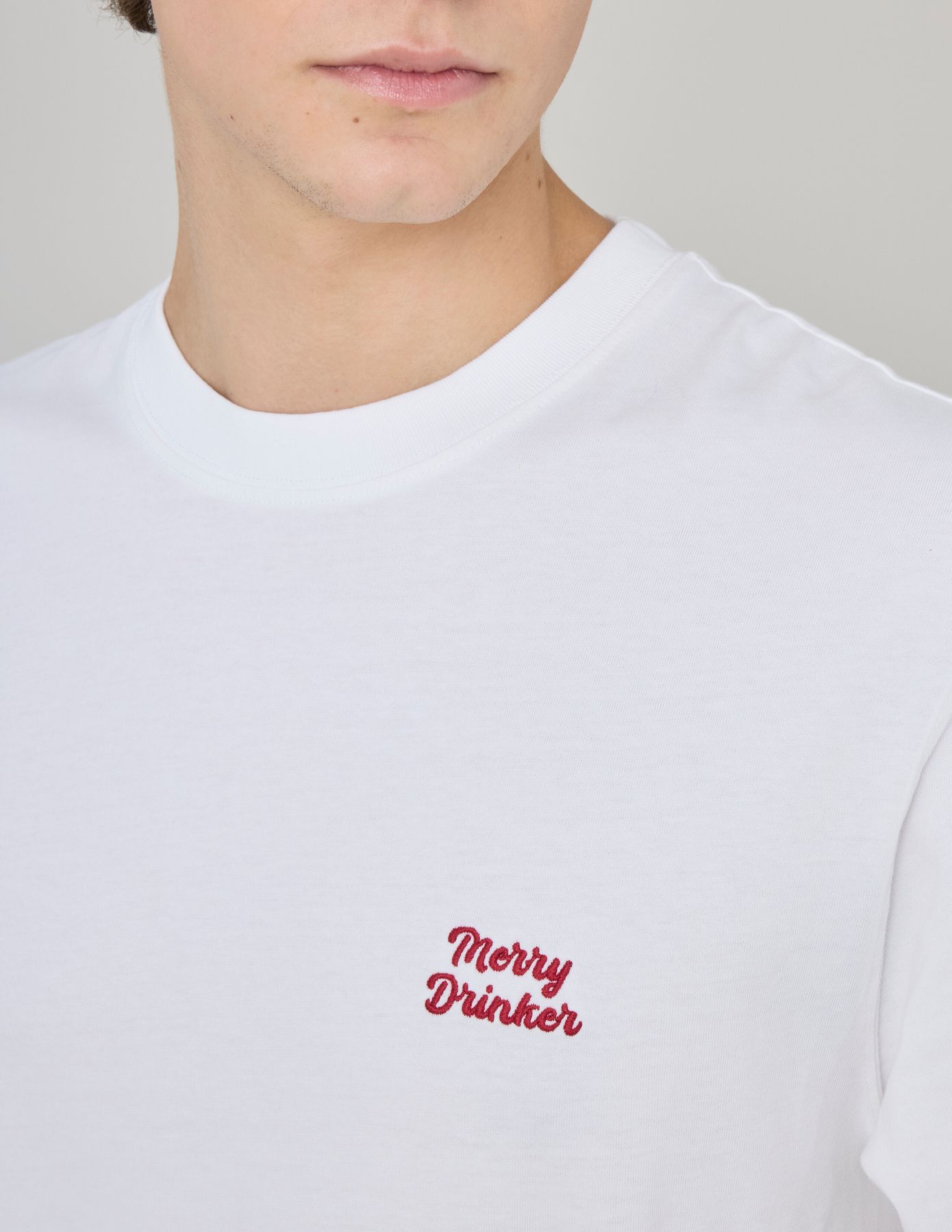 T-shirt broderie poitrine