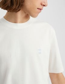 T-shirt lourd d&eacute;lav&eacute; brod&eacute;