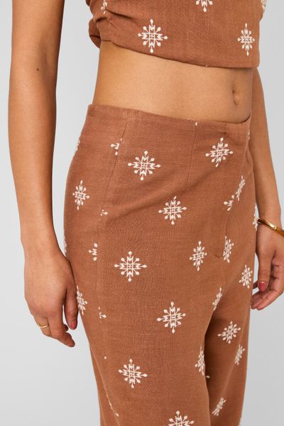 Pantalon brod&eacute;