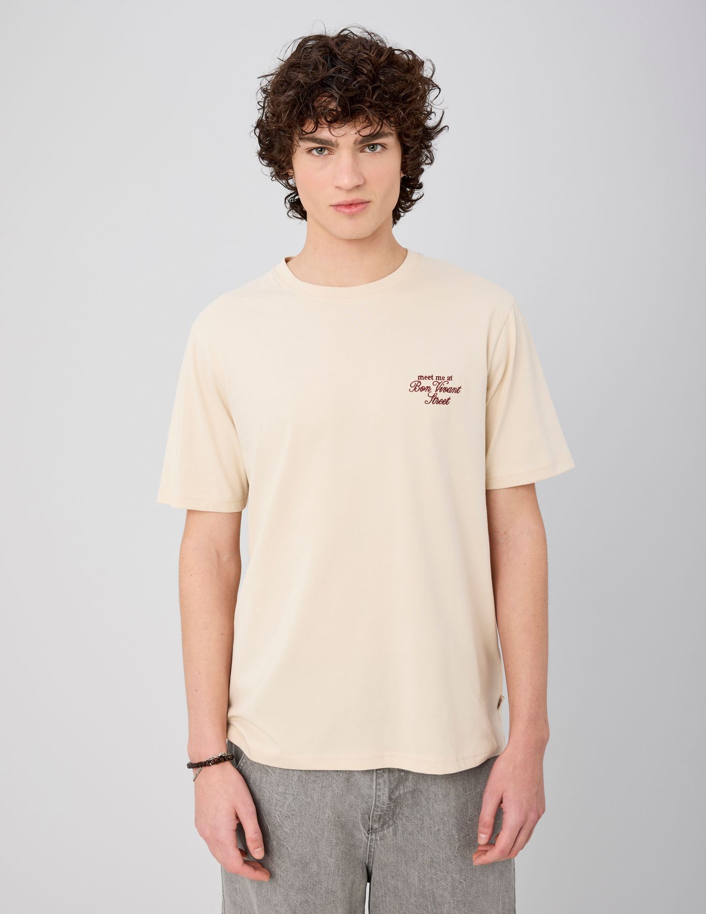 T-shirt broderie poitrine