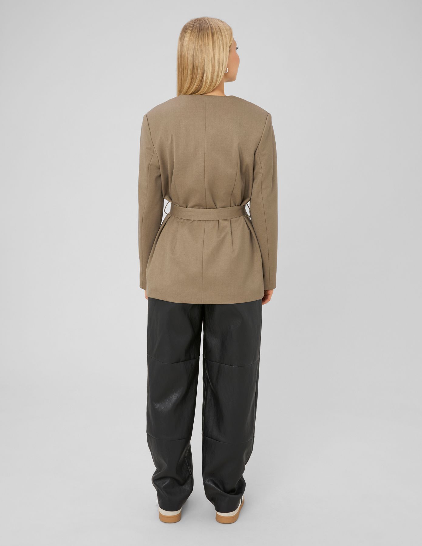 Blazer ceintur&eacute;