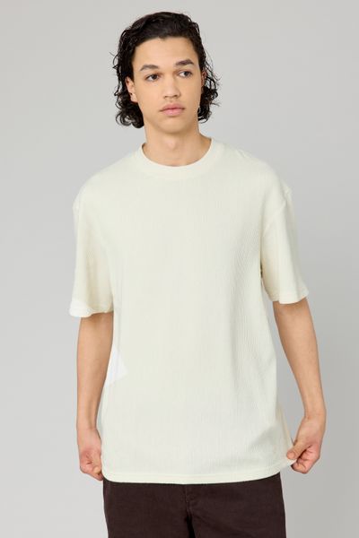 T-shirt reliéfé