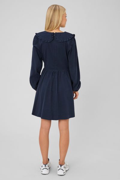Robe &agrave; col volant&eacute;