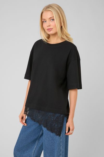 T-shirt avec empi&egrave;cement en dentelle