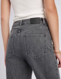 Jean straight &agrave; strass