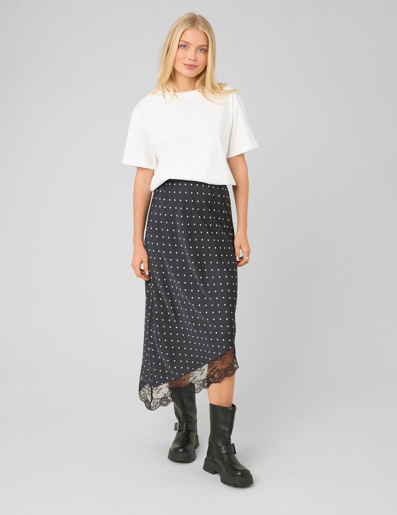 Jupe midi asym&eacute;trique &agrave; pois