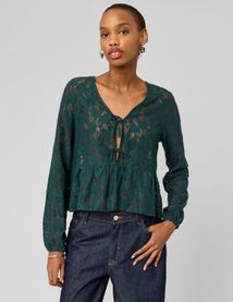 T-shirt en crochet &agrave; nouer