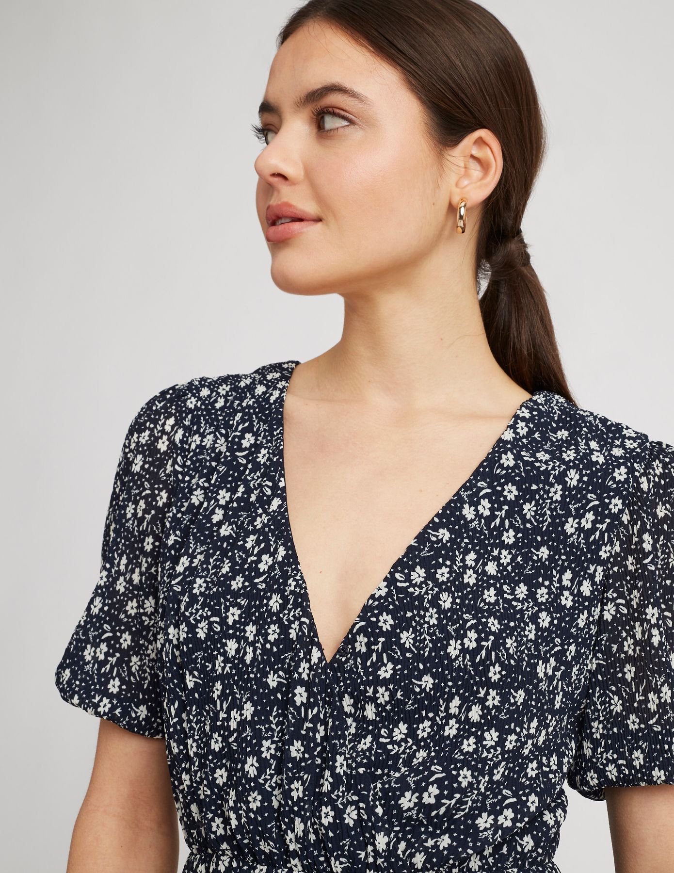 Robe courte plissée imprimée