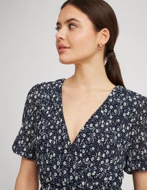 Robe courte plissée imprimée