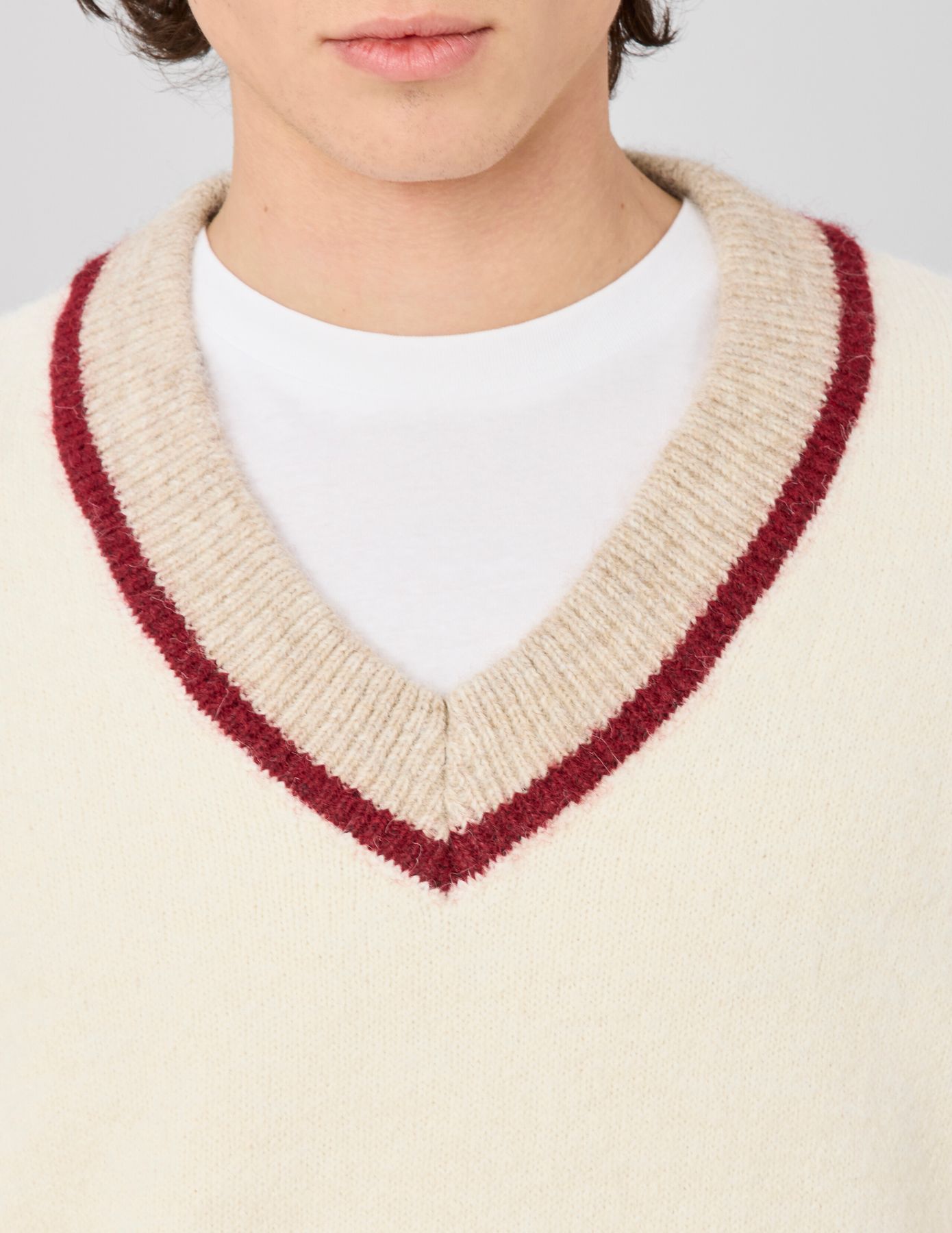 Pull col V contrast&eacute;