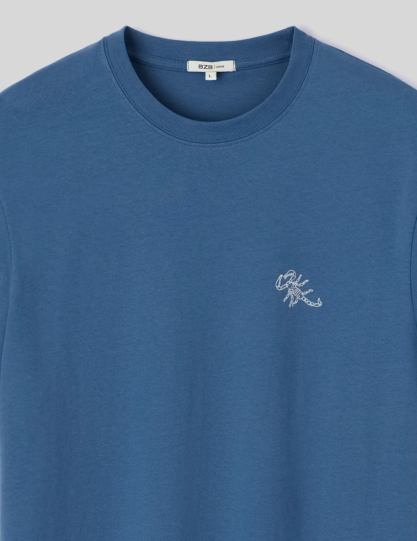 T-shirt broderie poitrine