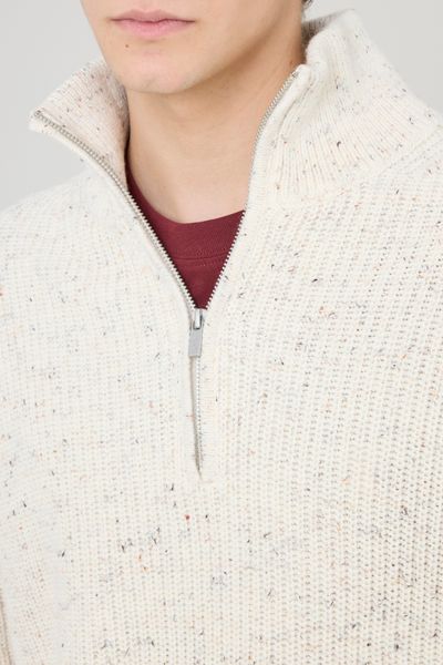 Pull col montant