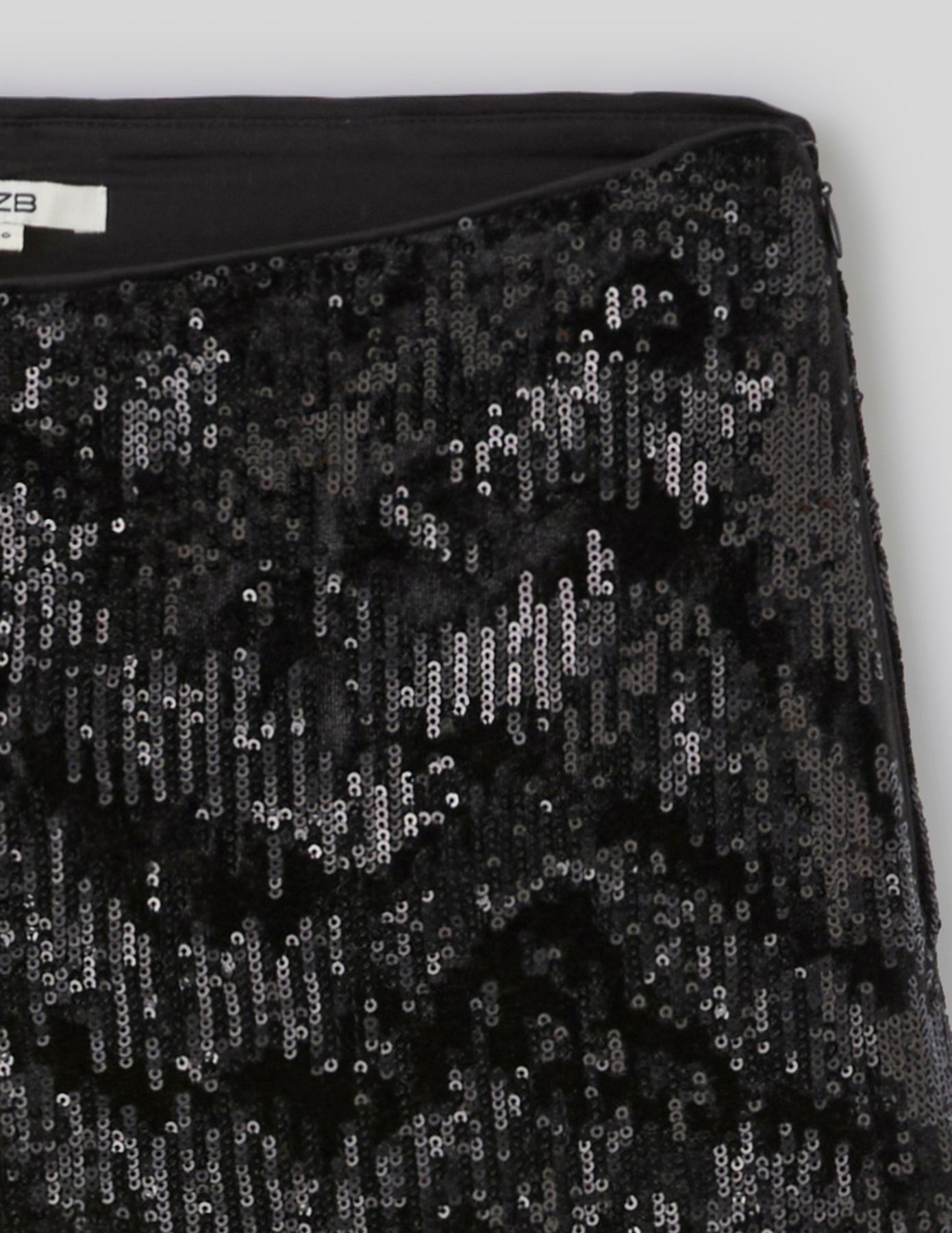 Short sequins