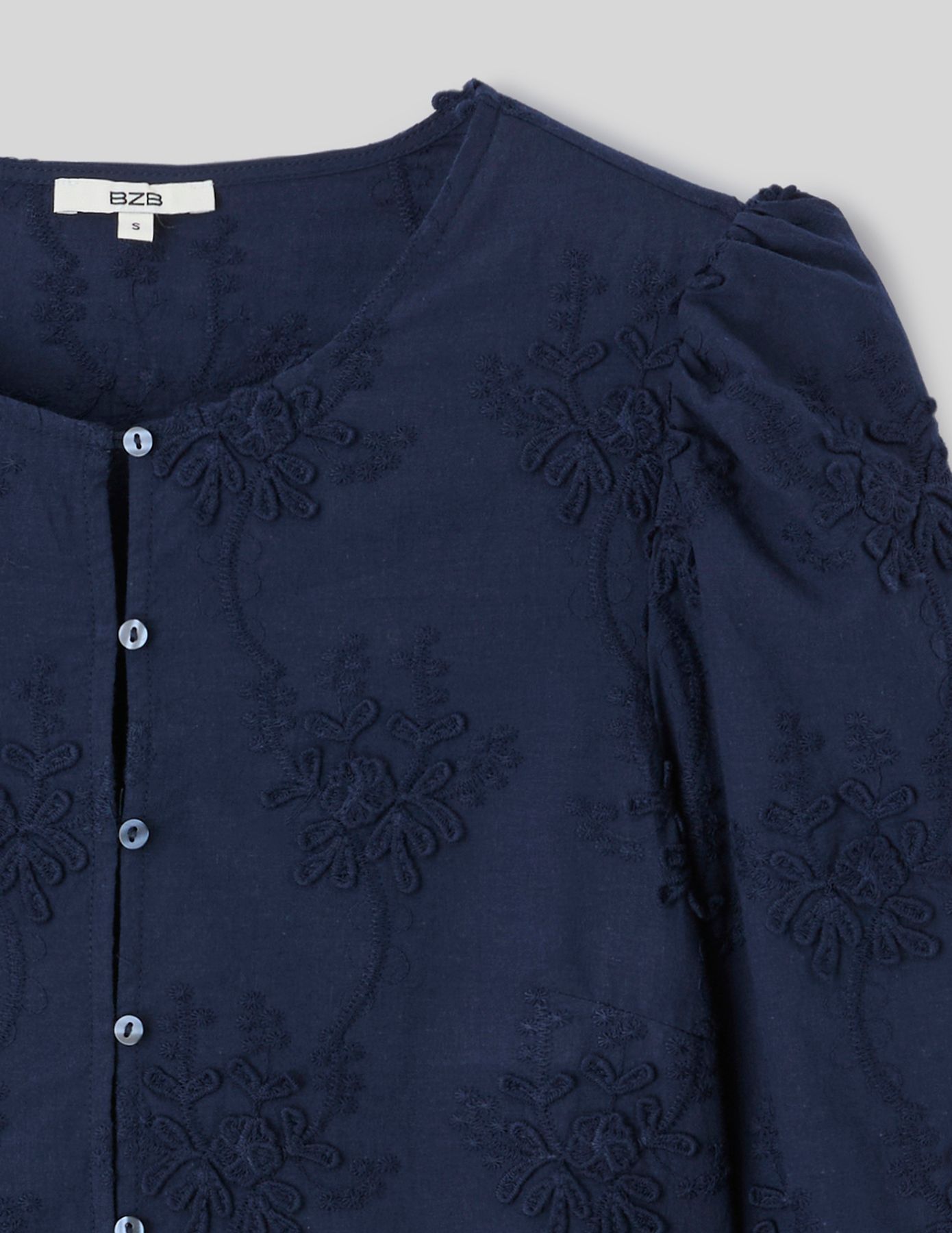Blouse broderie 3D