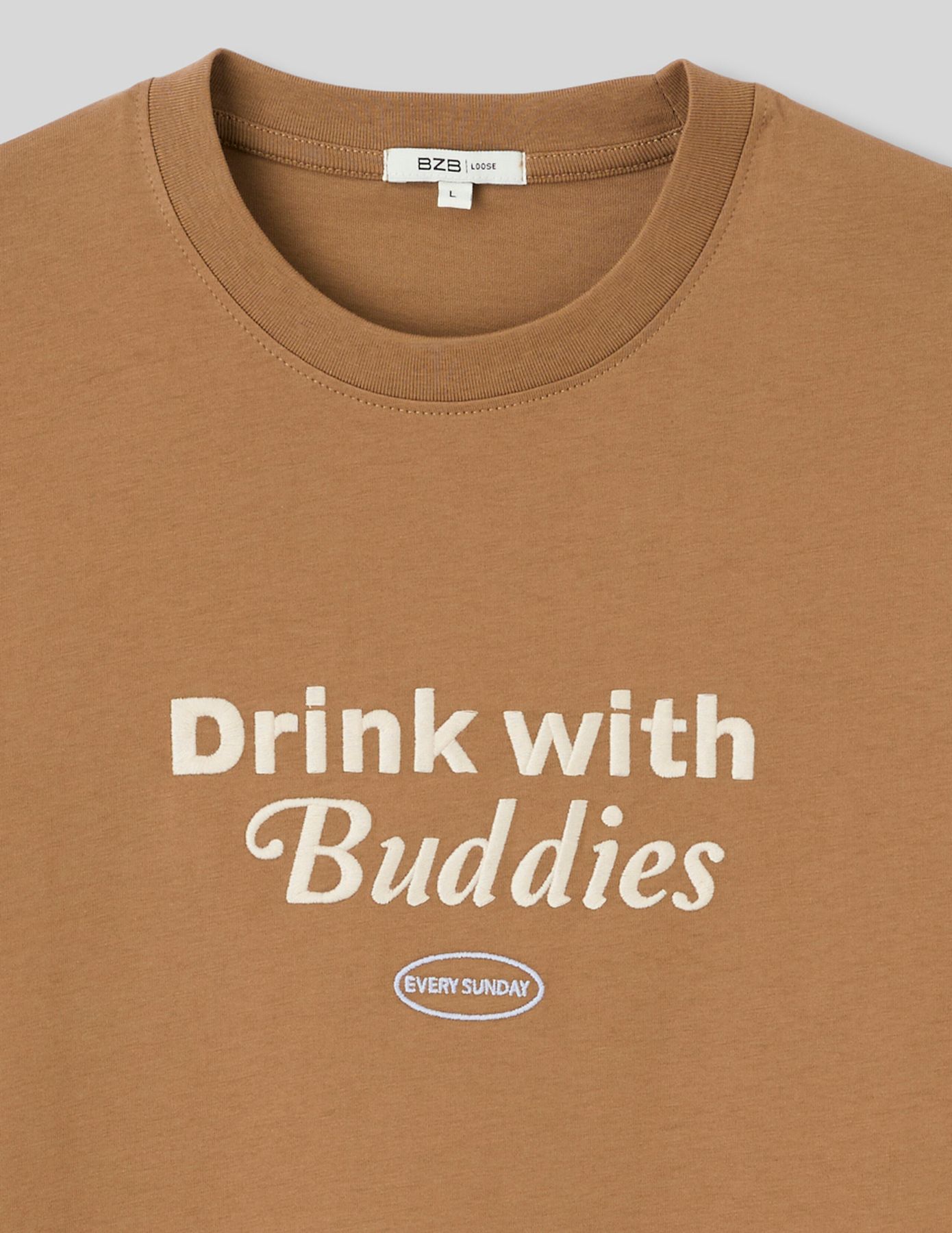 T-shirt imprim&eacute; et brod&eacute;
