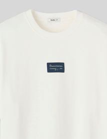 T-shirt &eacute;tiquette centr&eacute;e