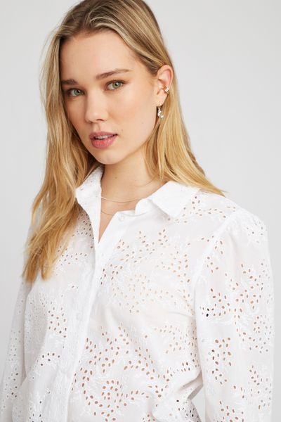 Chemise en broderie anglaise