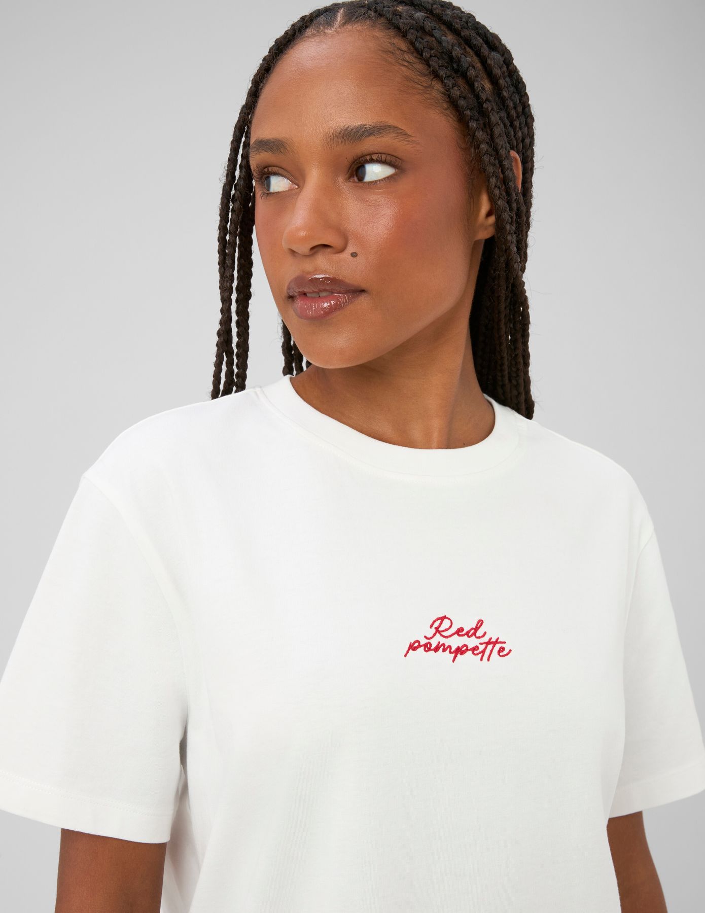 T-shirt broderie poitrine