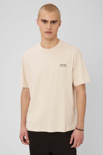 T-shirt broderie poitrine