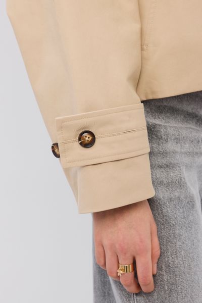 Trench court &agrave; capuche