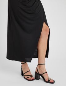 Robe longue col bénitier