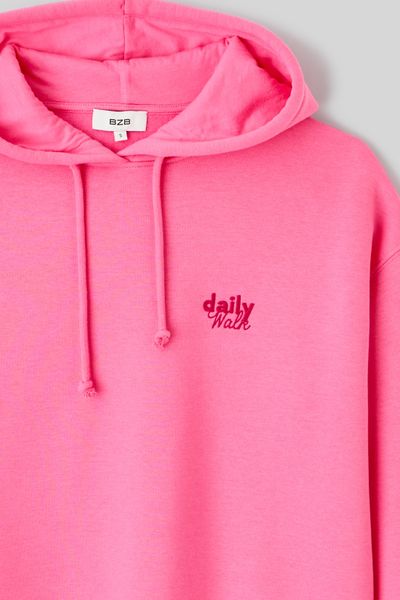 Sweat col capuche broderie poitrine