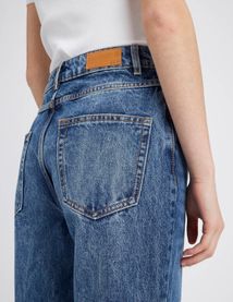 Jean mom fit