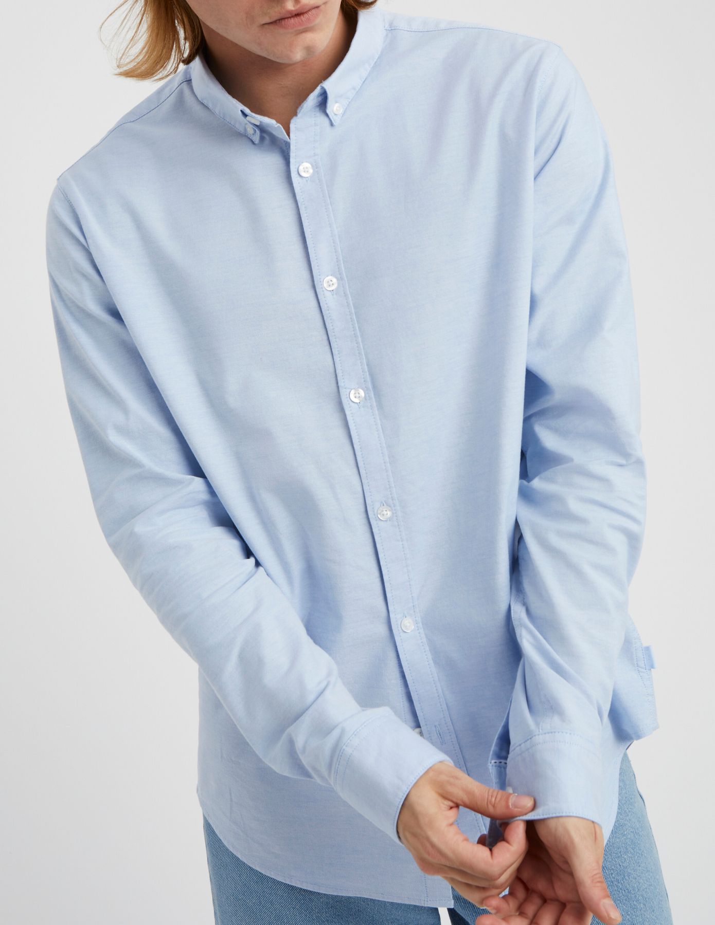 Chemise unie ajust&eacute;e
