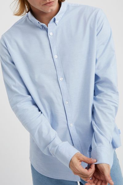 Chemise unie ajust&eacute;e