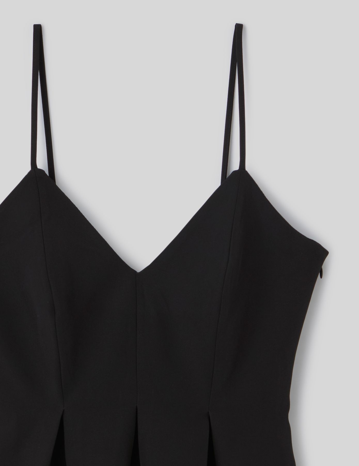 Robe courte &agrave; fines bretelles