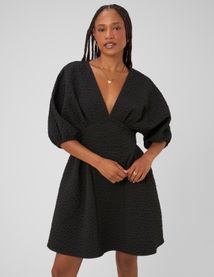 Robe courte textur&eacute;e