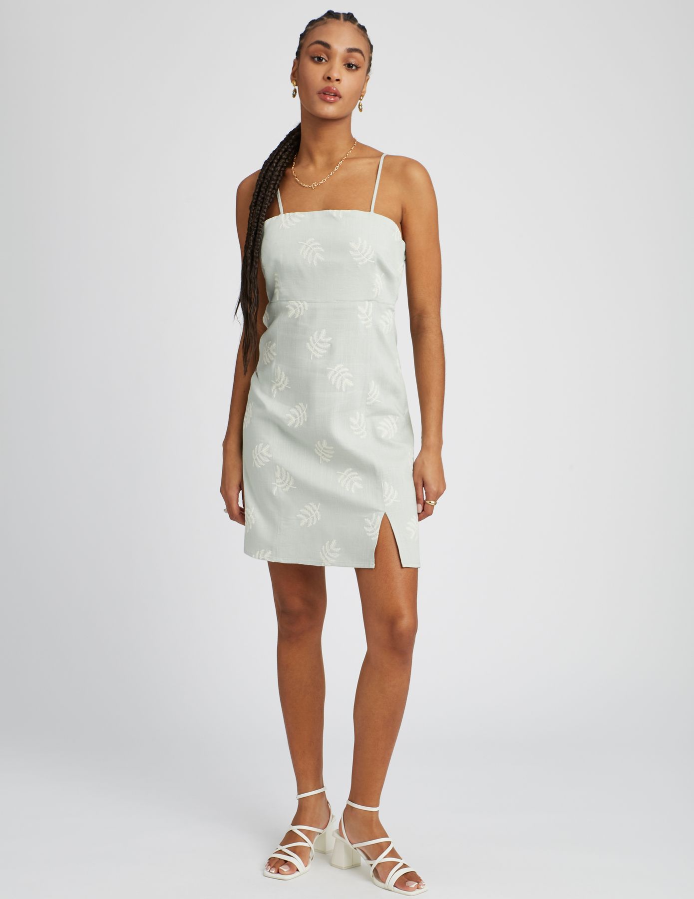 Robe courte brodée