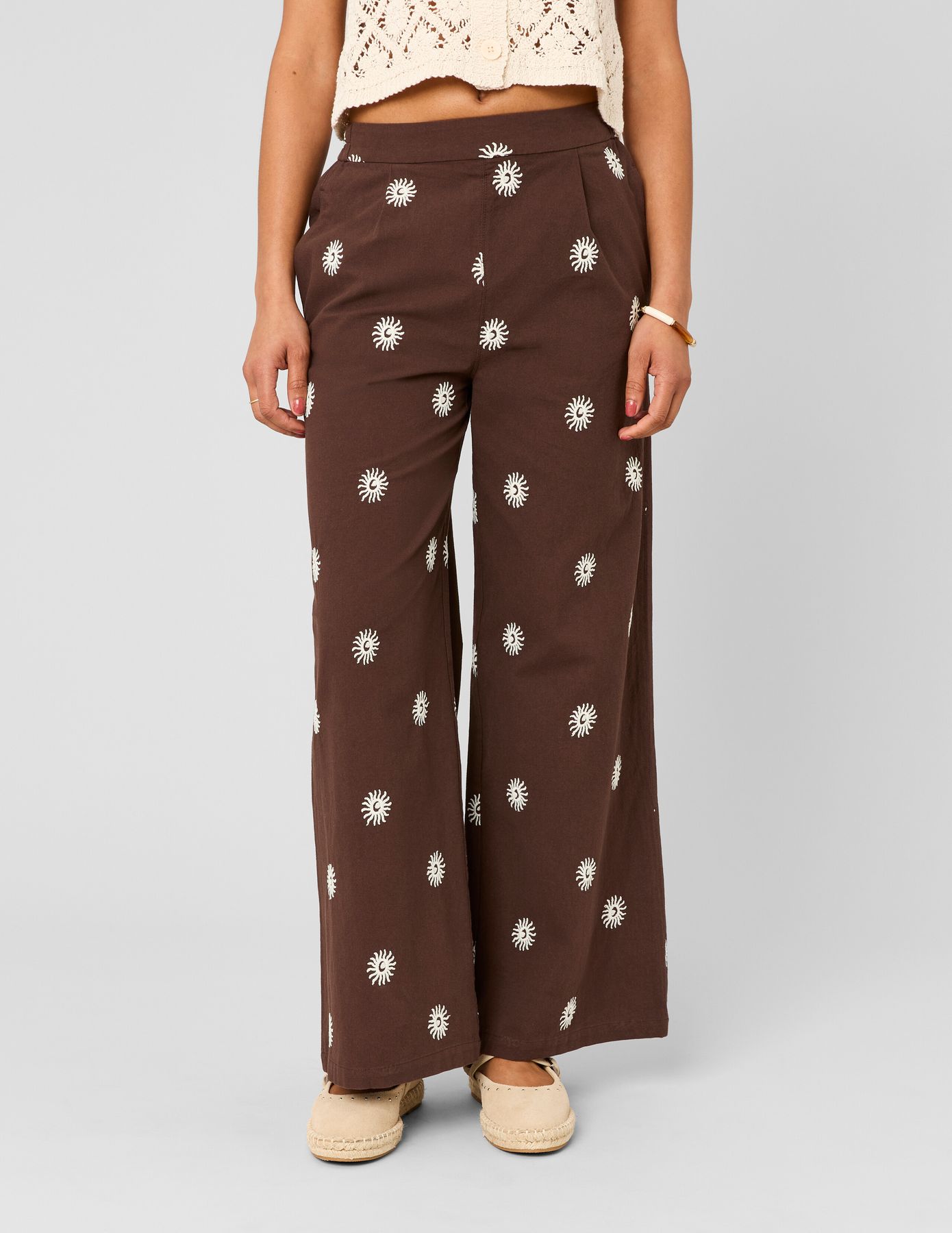 Pantalon brod&eacute;