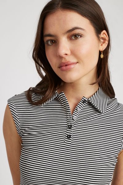 Polo rayé sans manches