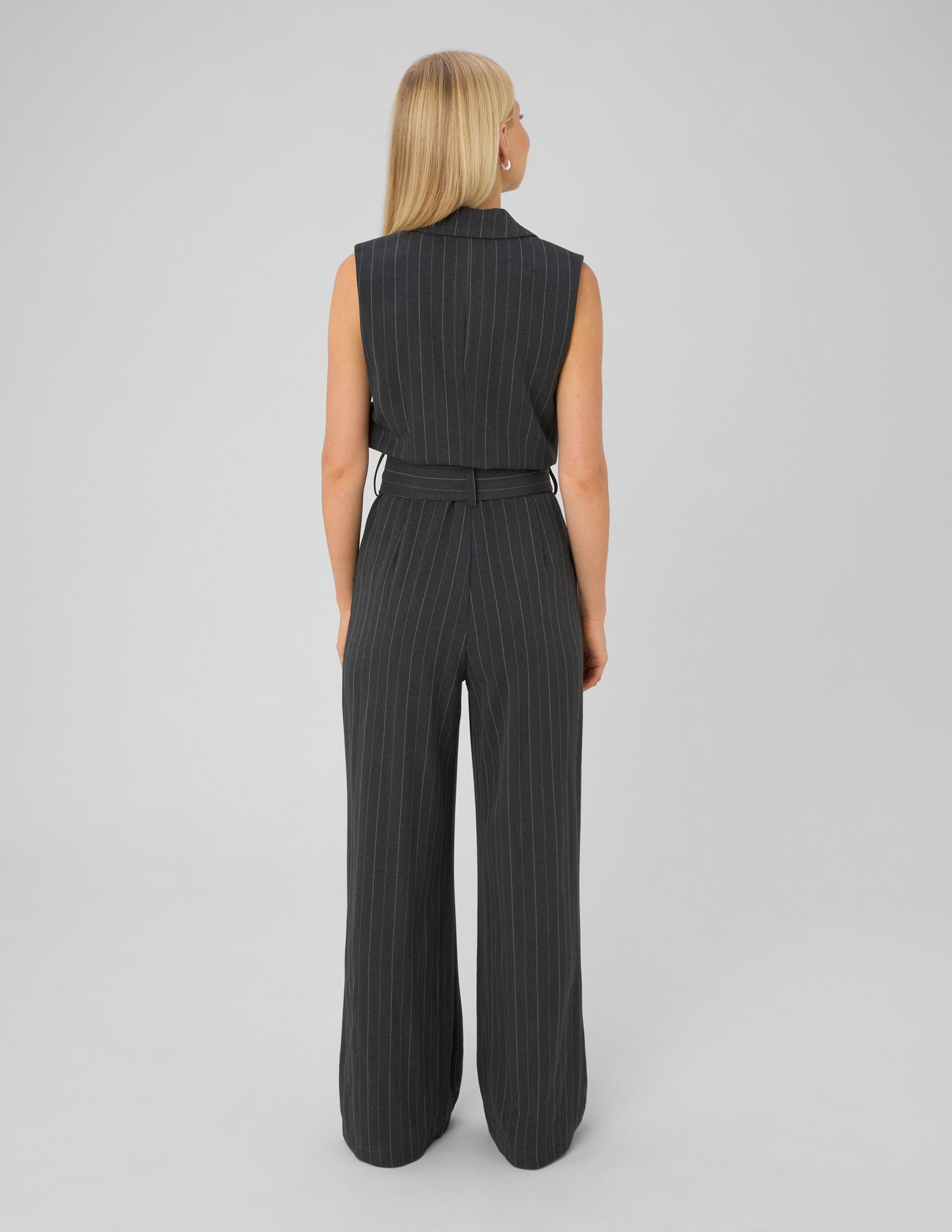 Combinaison tailleur ray&eacute;e