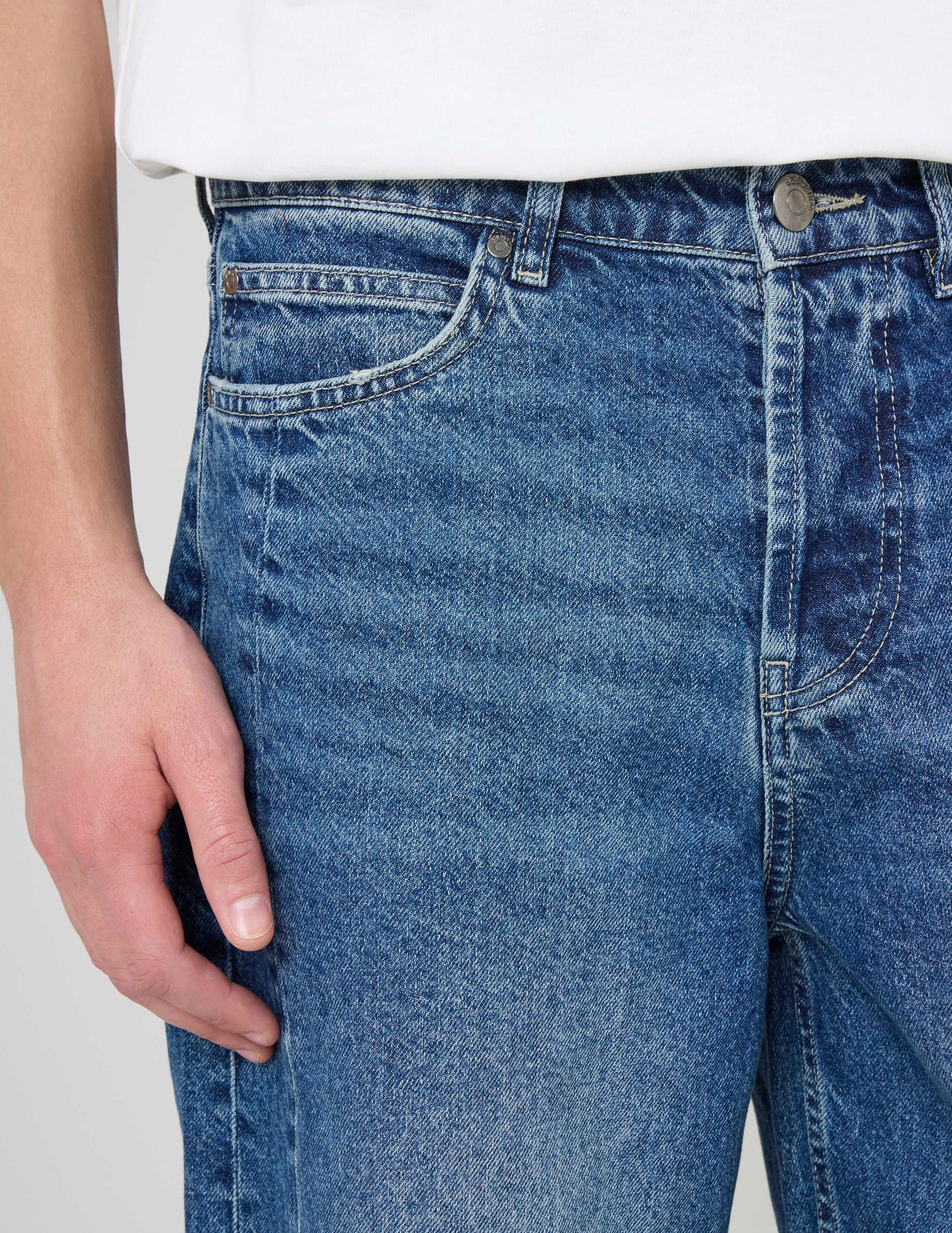 Jean barrel stone &agrave; d&eacute;coupes